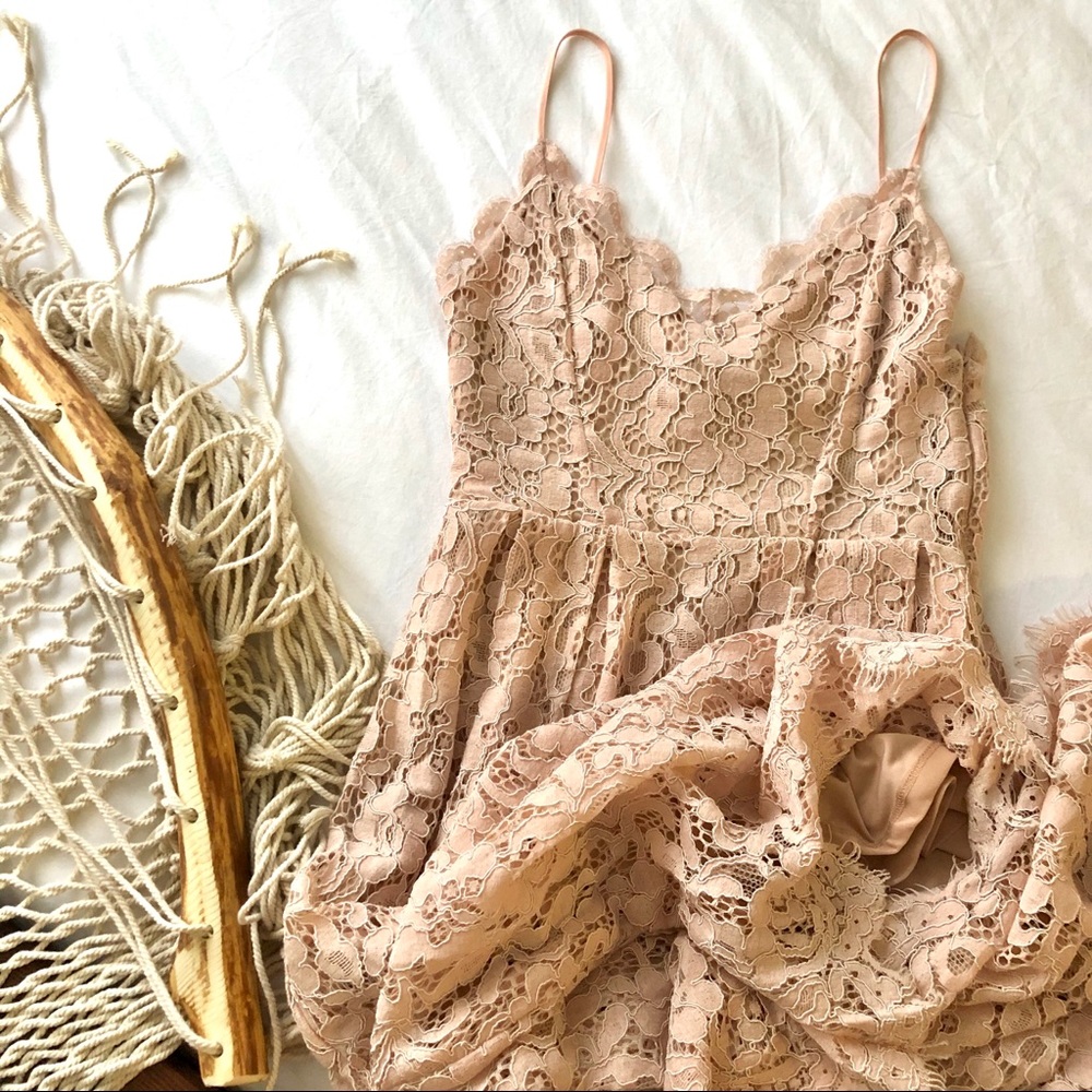 Lace midi dress